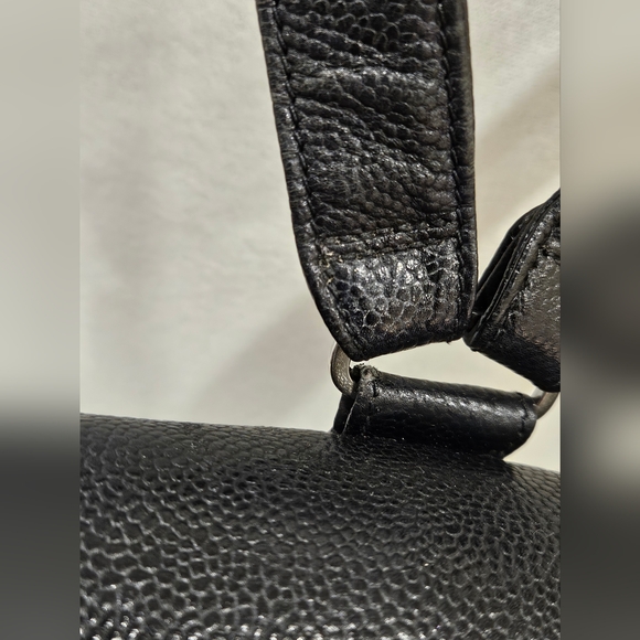 ❌️SOLD❌️⚜️Vintage ⚜️Chanel Black Caviar 'CC' Backpack - Picture 10 of 16